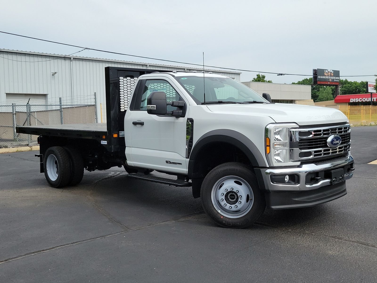 New 2026 Oxford White Ford F-450® XL image 31