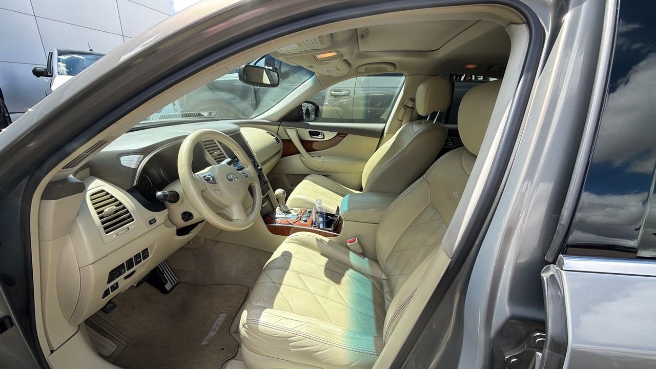 2011 INFINITI FX35 Base photo 3