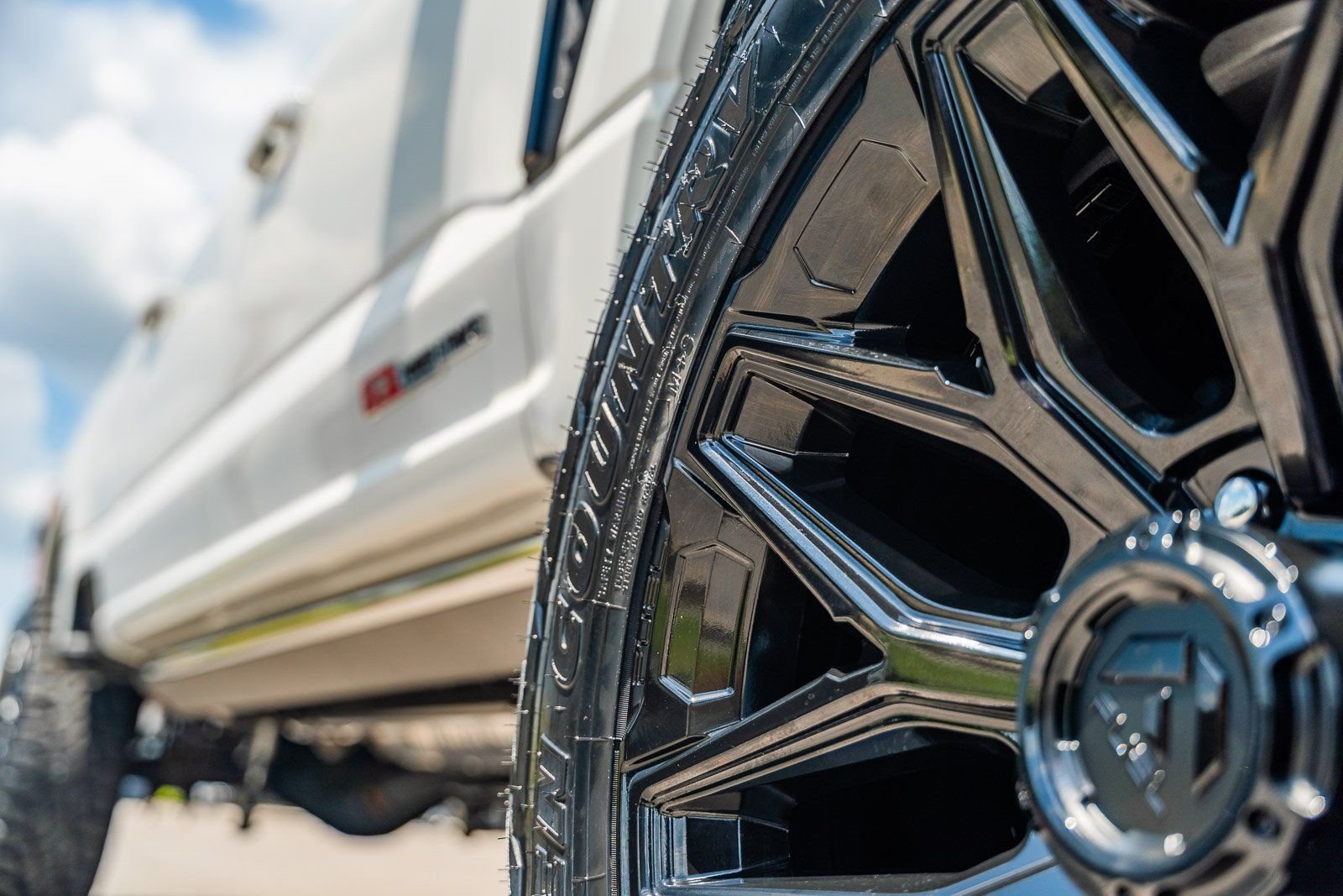 2025 Ford F-350 Super Duty Platinum - Photo 15