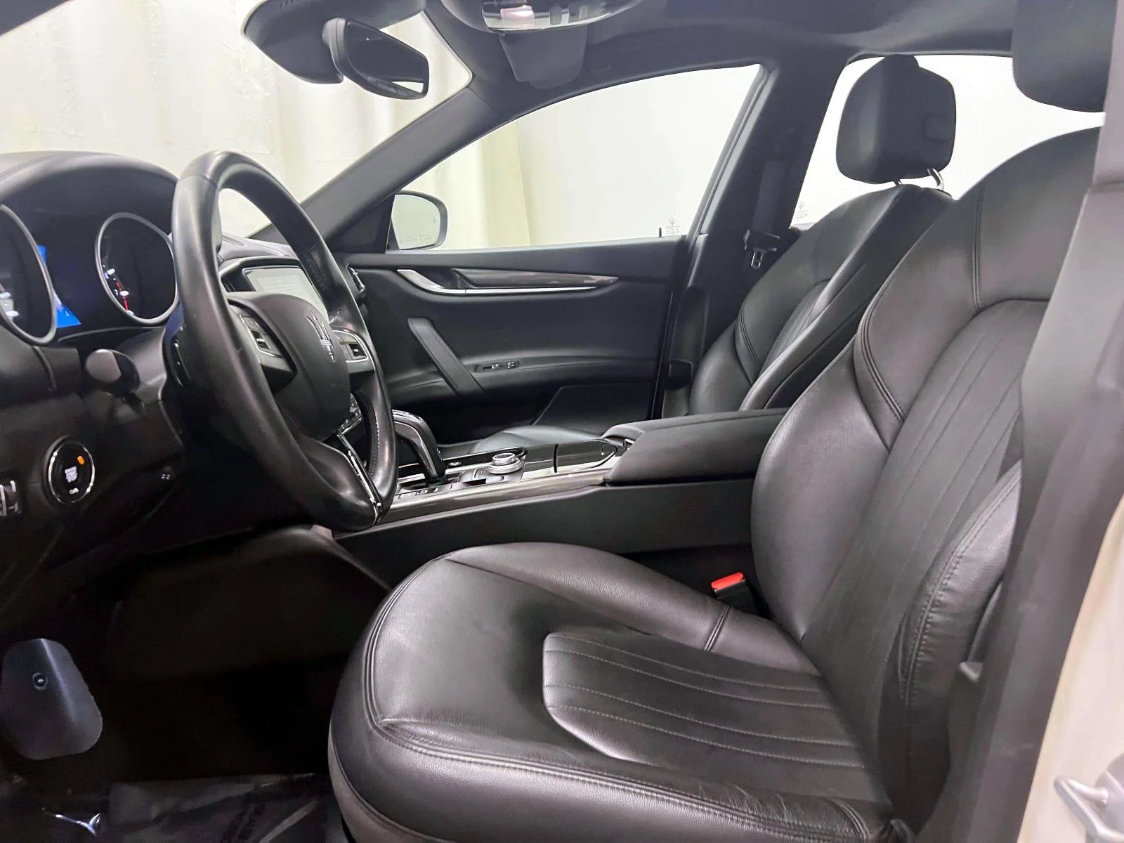 Used 2019 White Maserati S Q4 image 16