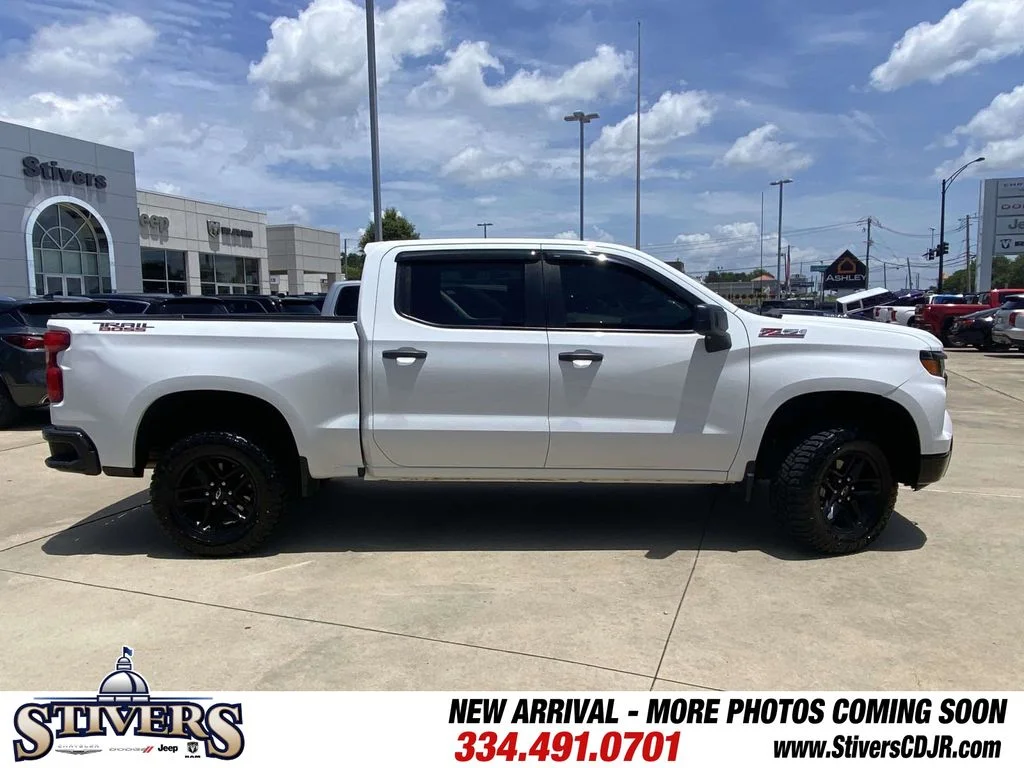 Used 2024 White Chevrolet Custom Trail Boss image 11