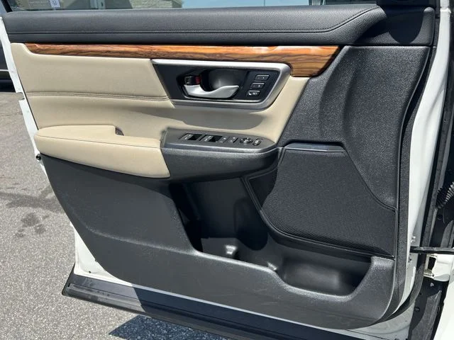 Used 2018  Honda Touring image 32
