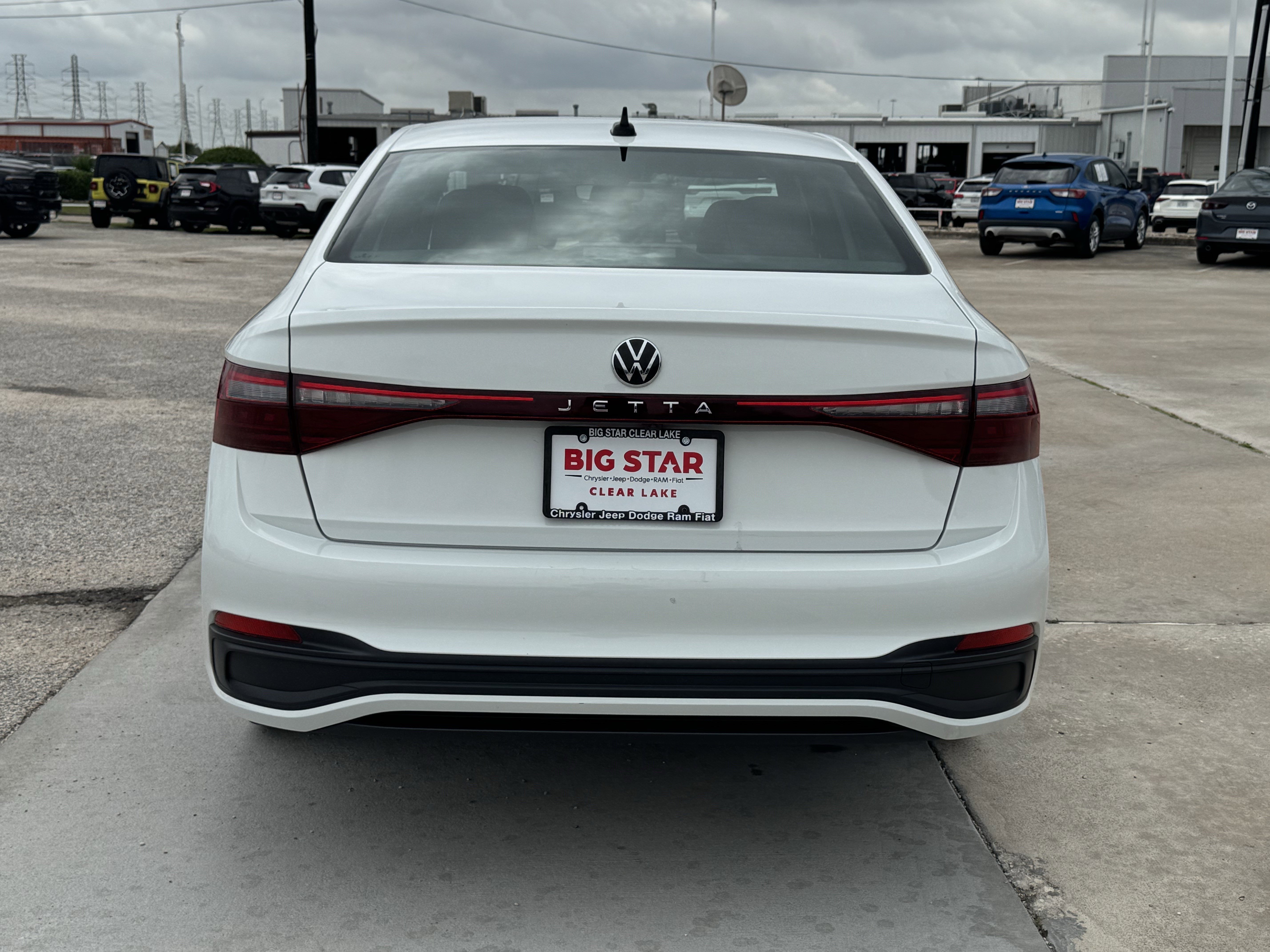 Used 2025 White Volkswagen Sport image 9