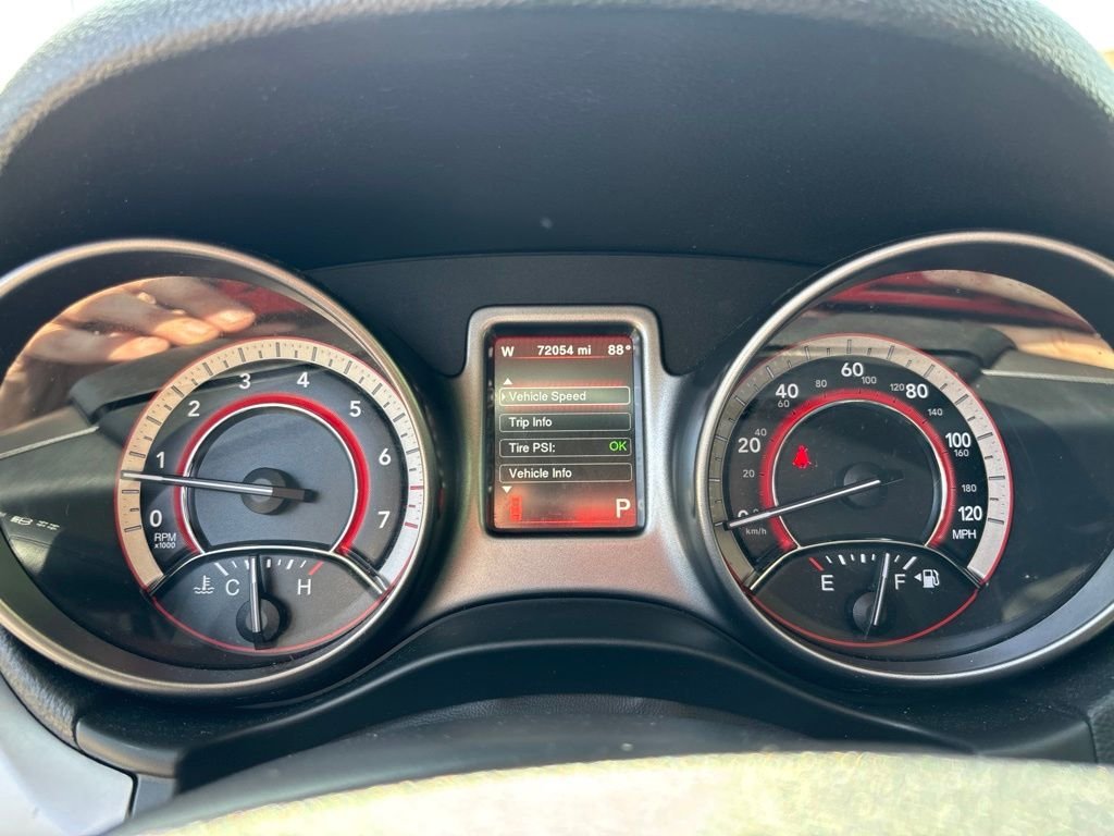 Used 2018 Silver Dodge Crossroad image 23