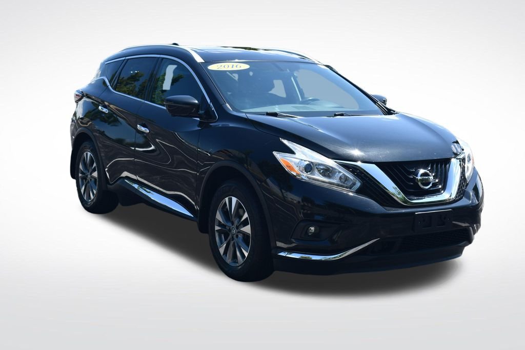 Used 2016 Magnetic Black Nissan SL image 14