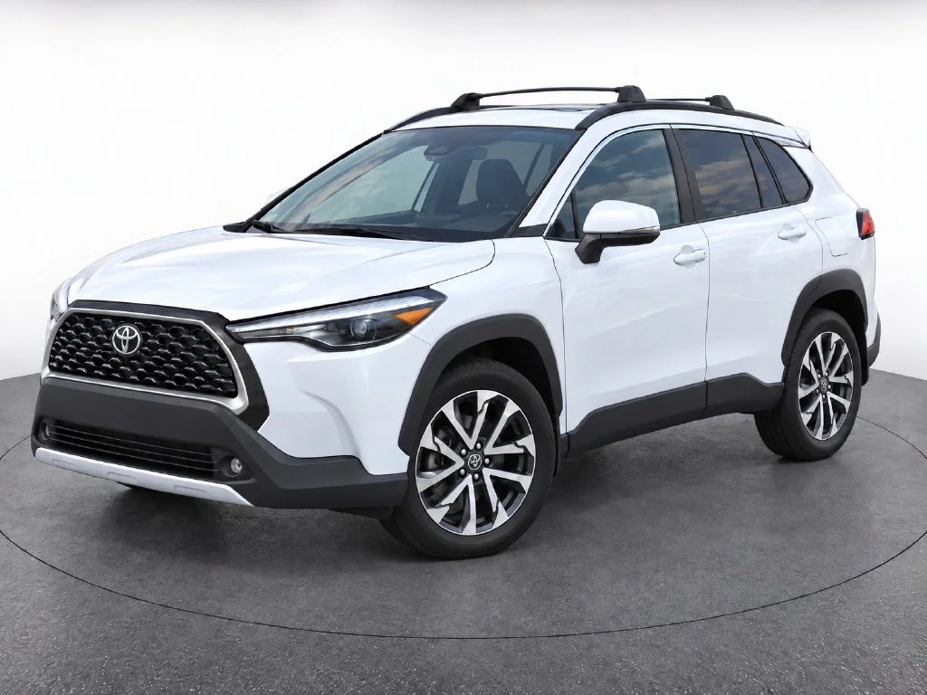 Used 2024 White Toyota XLE image 1