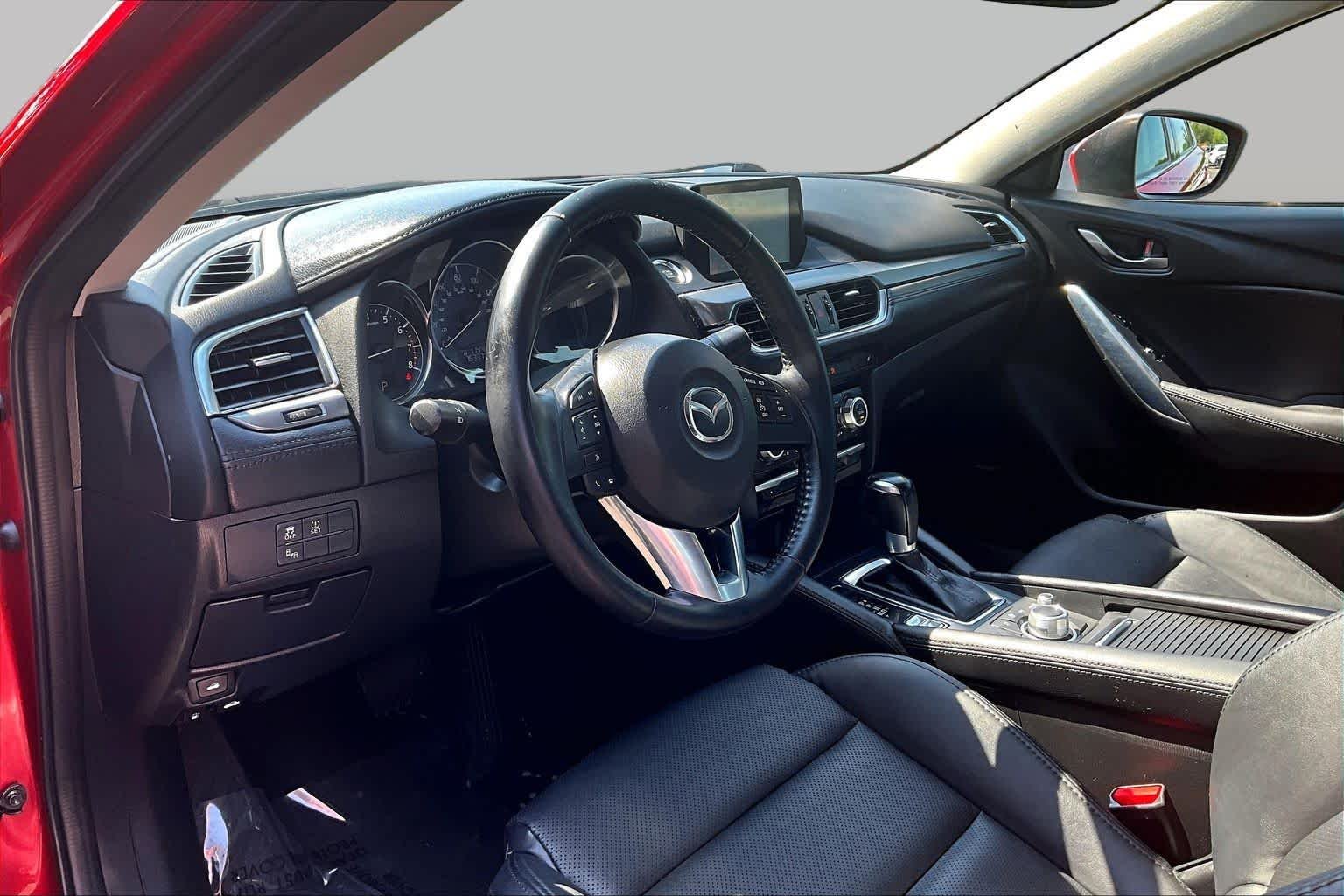 Used 2016 Soul Red Metallic Mazda i Touring image 17