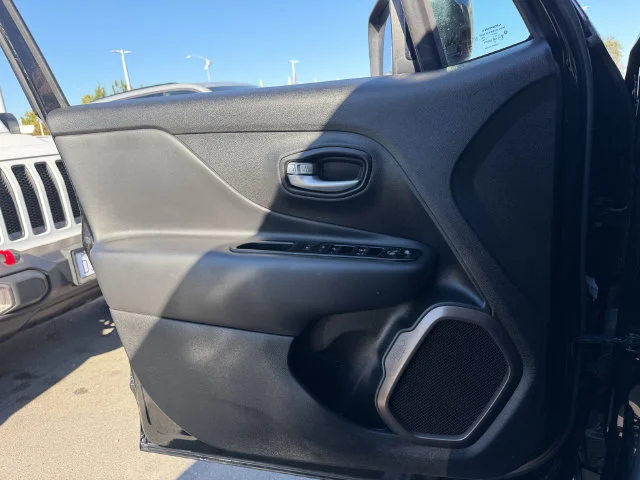 Used 2023 Black Jeep Latitude image 13