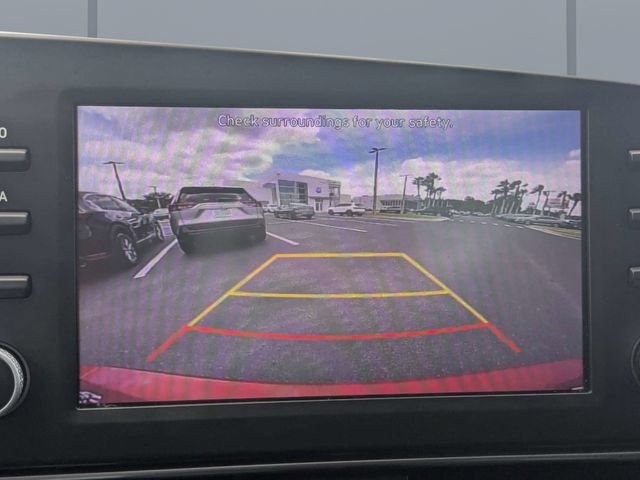 Used 2022 Red Hyundai SEL image 17