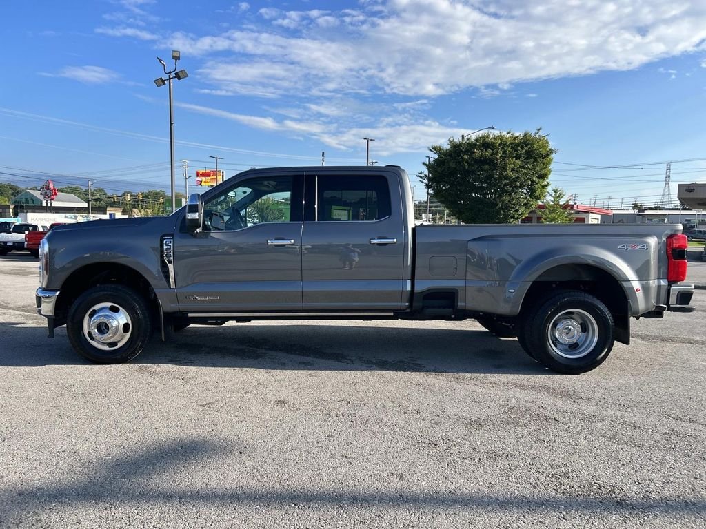 Certified Used 2025 Carbonized Gray Metallic Ford Lariat image 7