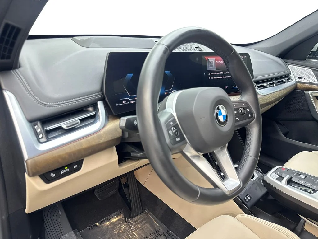 Used 2023 Green BMW xDrive28i image 51