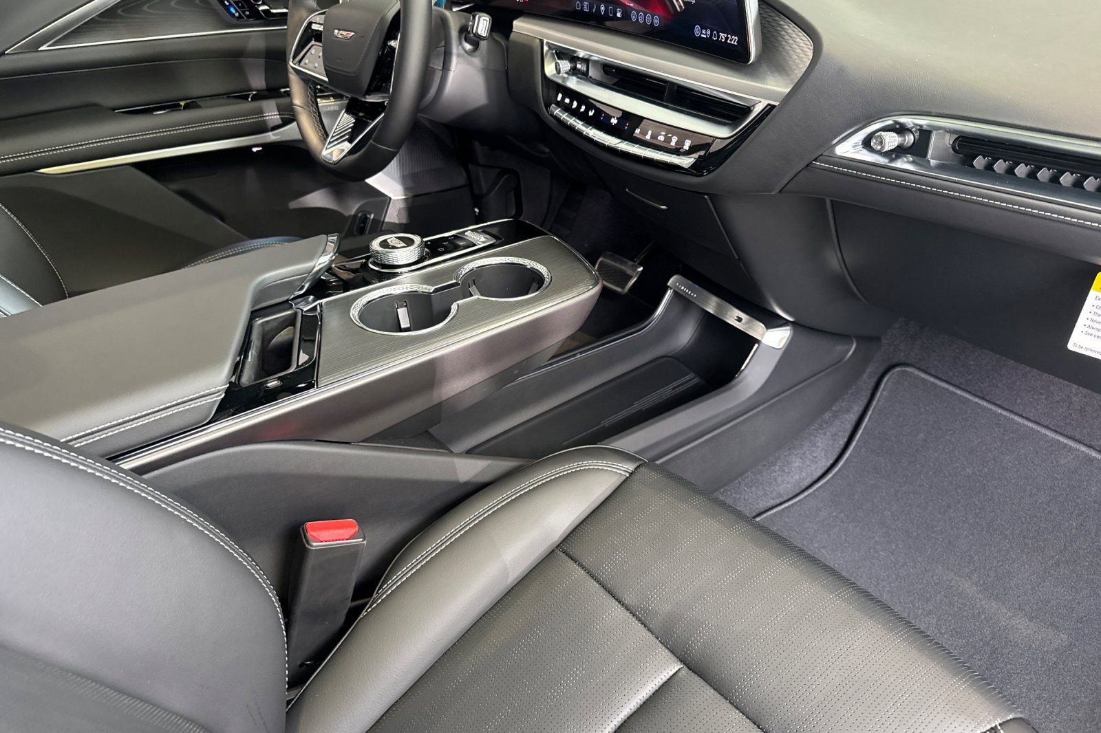 2026 Cadillac LYRIQ V - Photo 16