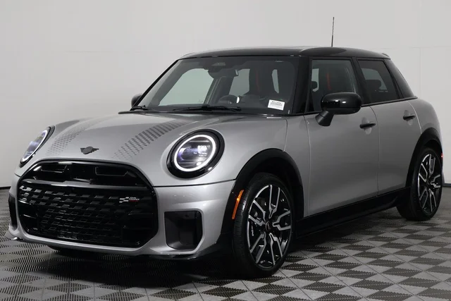 2026 MINI 4 Door Iconic