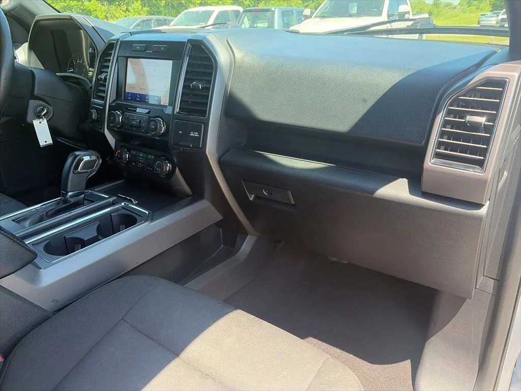 Certified Used 2020 Oxford White Ford XLT image 36