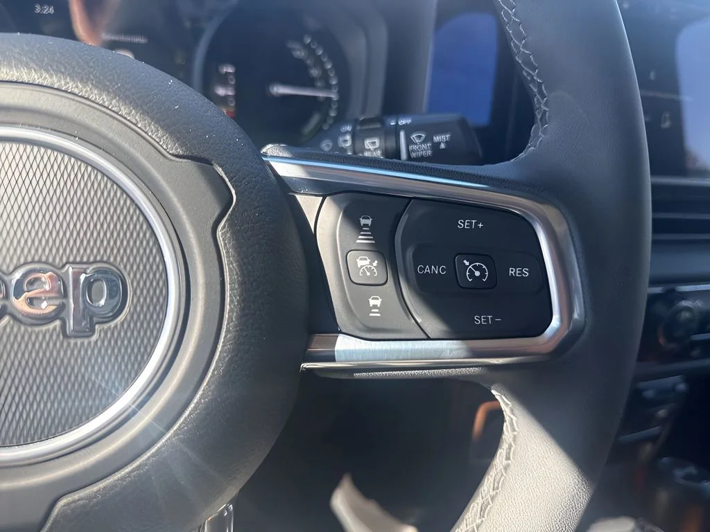Used 2025 Gray Jeep Sahara image 16