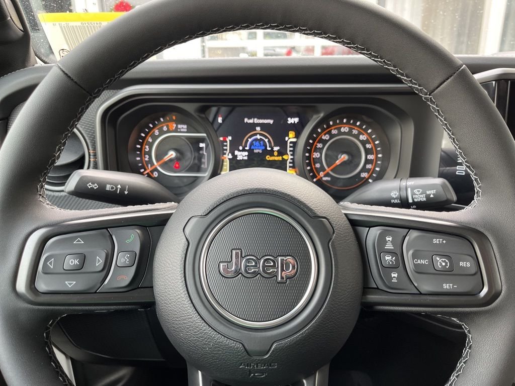 New 2026 Bright White Clear-Coat Exterior Paint Jeep Mojave image 32