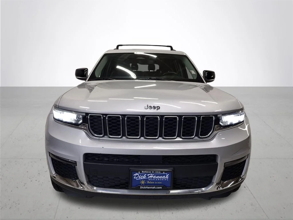 Used 2021 Silver Jeep Limited image 2