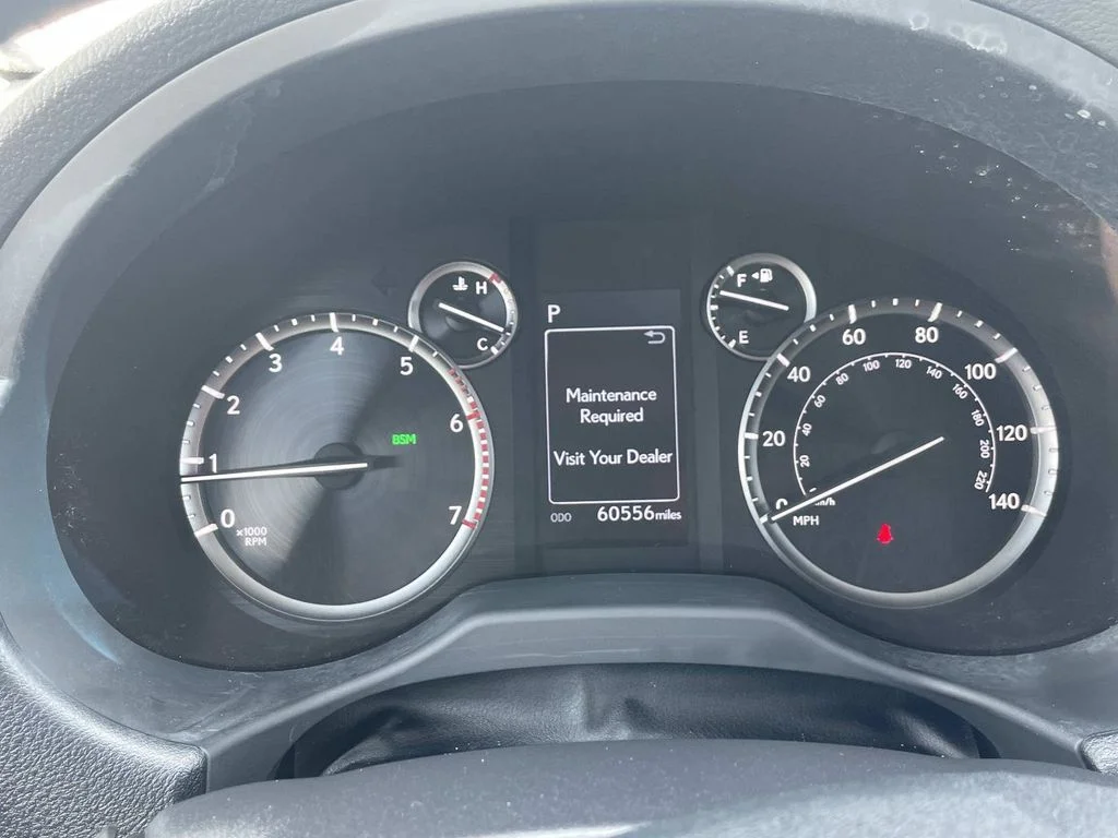 Used 2023 White Lexus 460 image 28