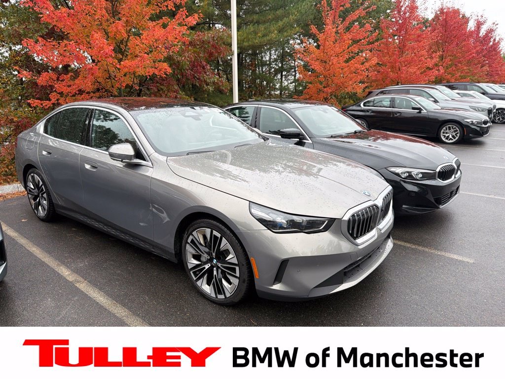 Used 2027 Gray BMW 540i xDrive image 1