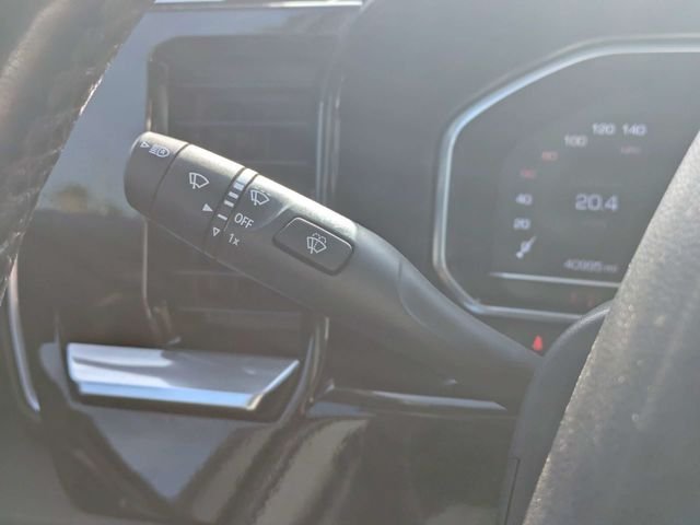 Used 2022 White GMC Elevation image 26