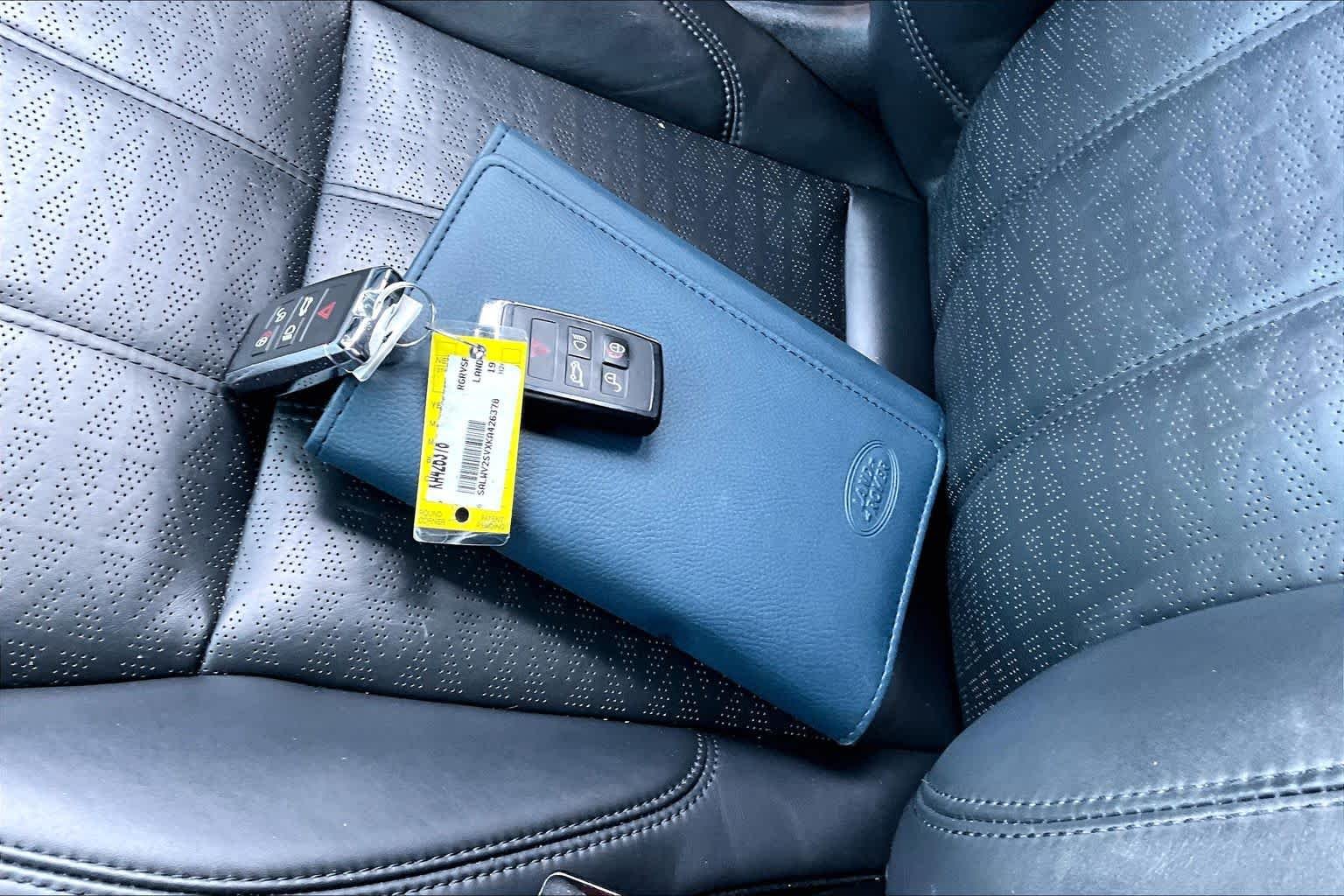 Used 2019 Byron Blue Metallic Land Rover HSE Dynamic image 14