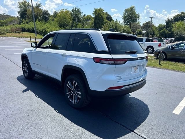 New 2027 Bright White Clearcoat Jeep Limited image 5