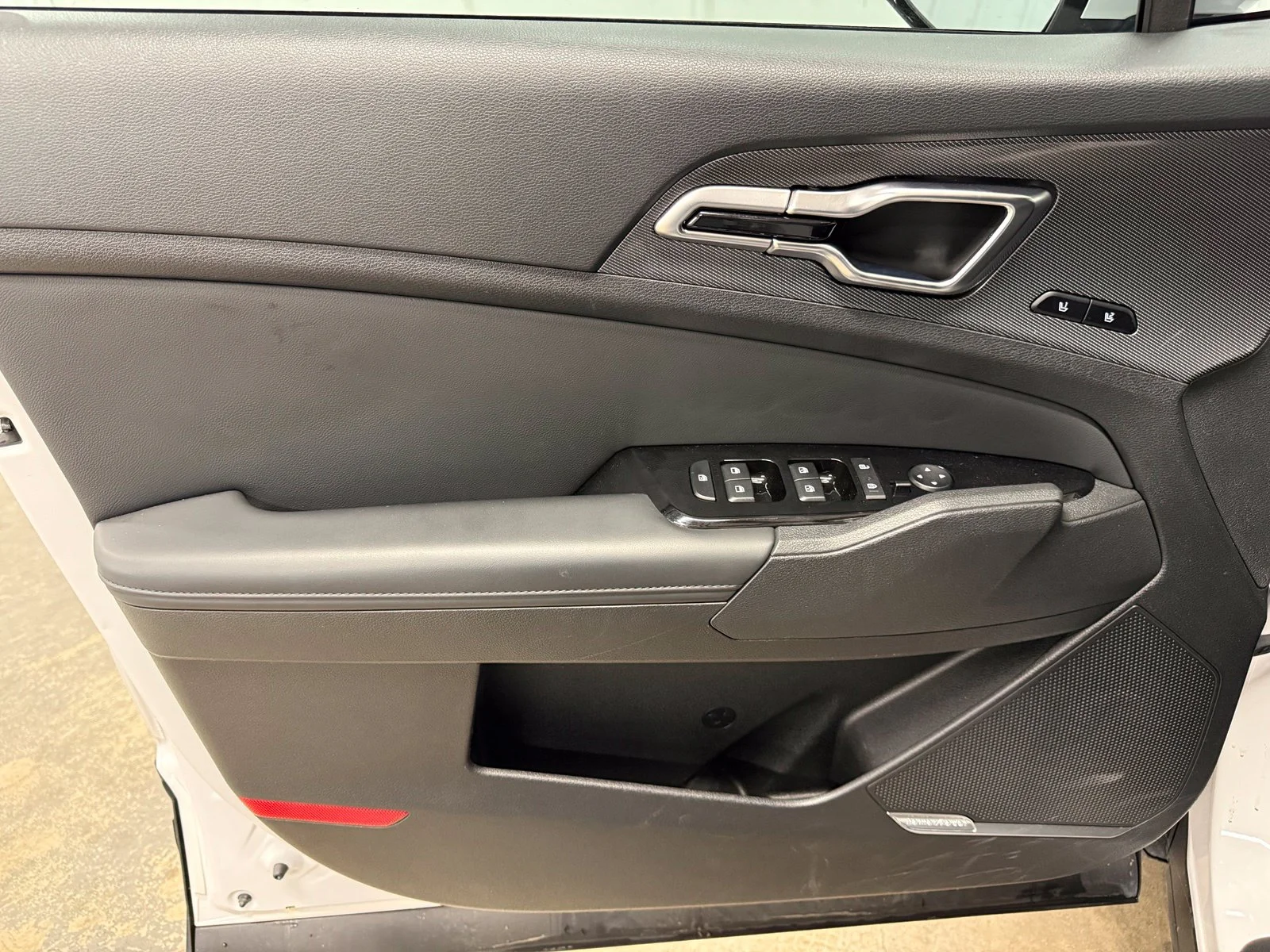 Used 2023 White Kia SX-Prestige image 20