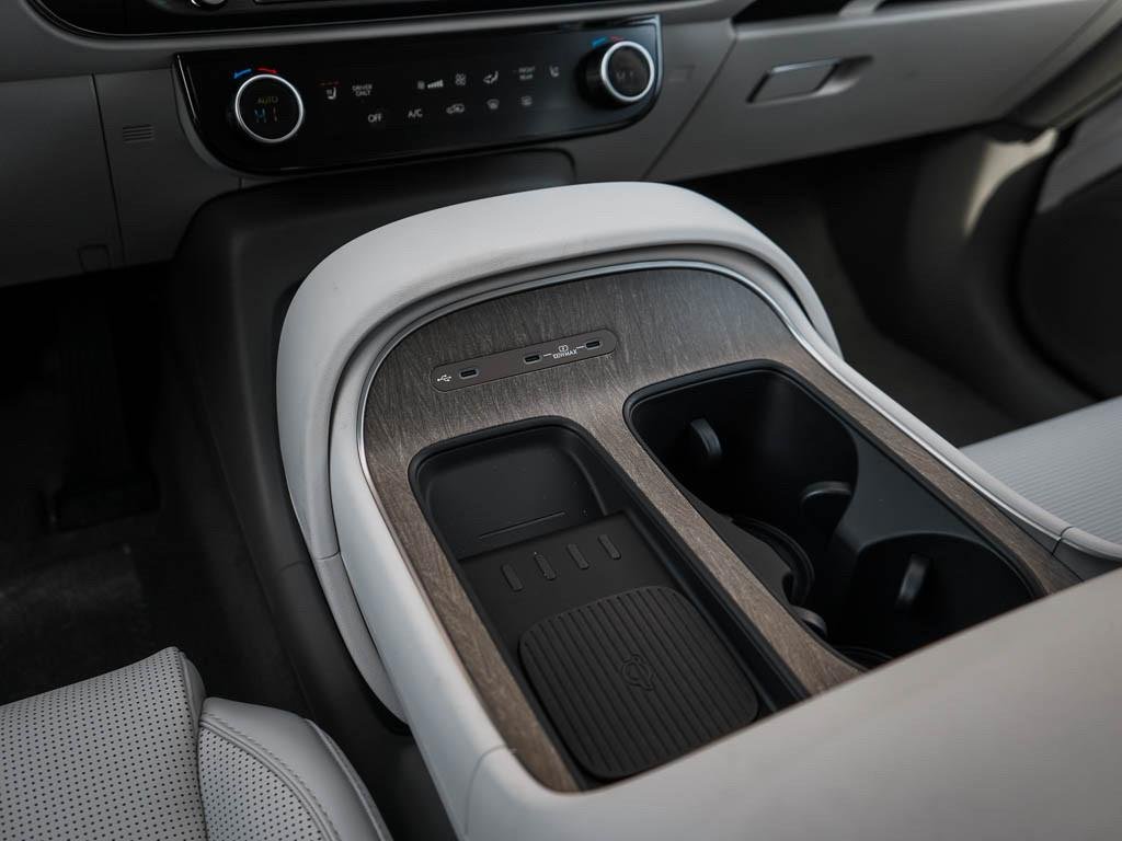 New 2026 Abyss Black Pearl Hyundai SEL 8P AWD image 55