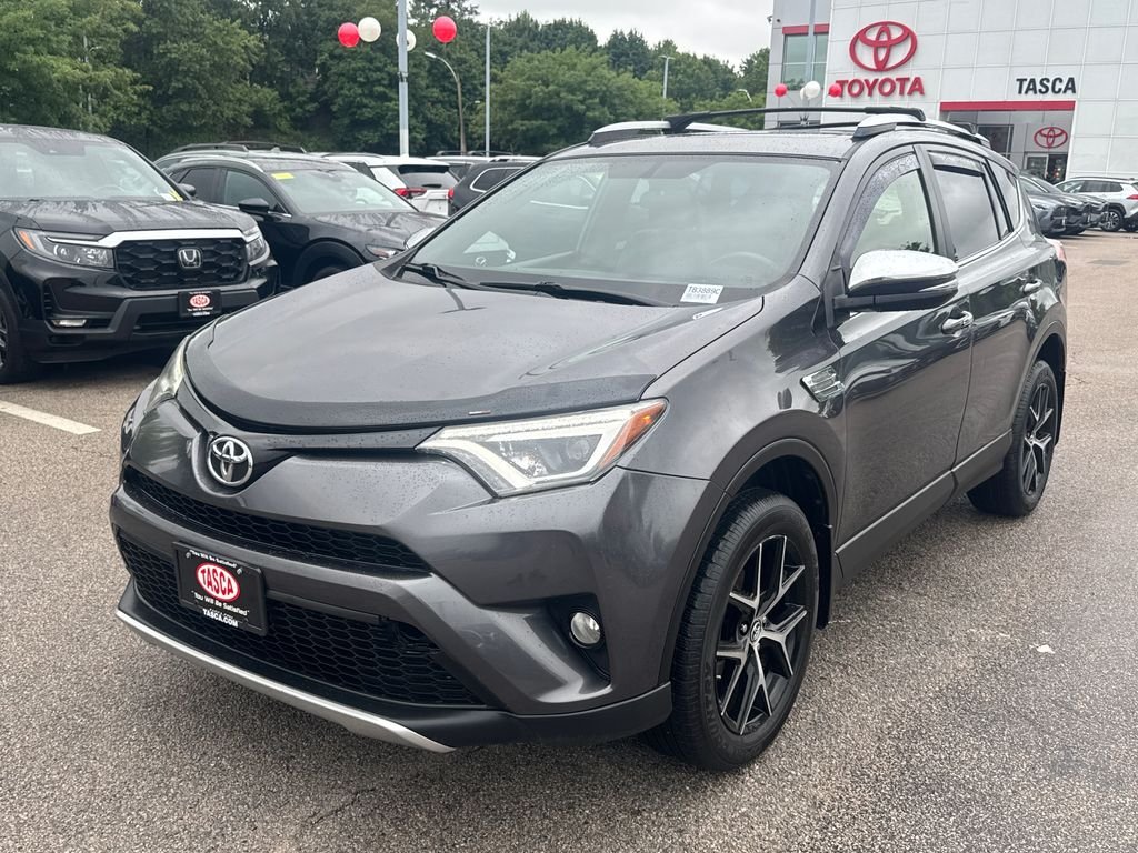 Used 2016 Gray Toyota SE image 3
