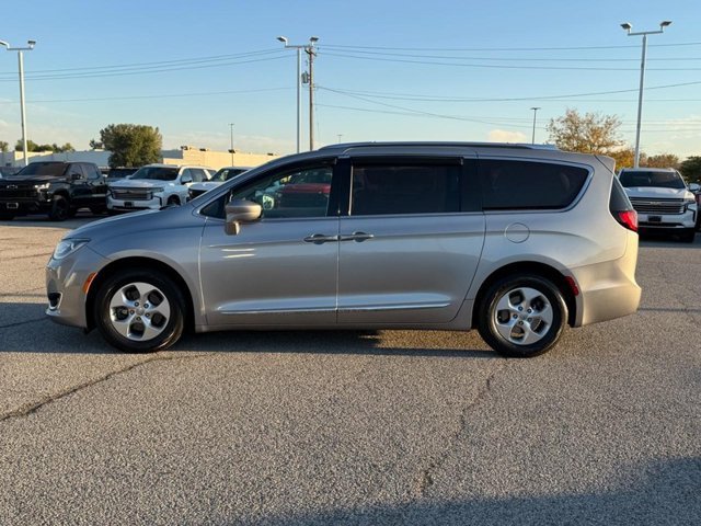 Used 2017 Chrysler Pacifica Touring-L Plus with VIN 2C4RC1EG7HR770644 for sale in Granite City, IL