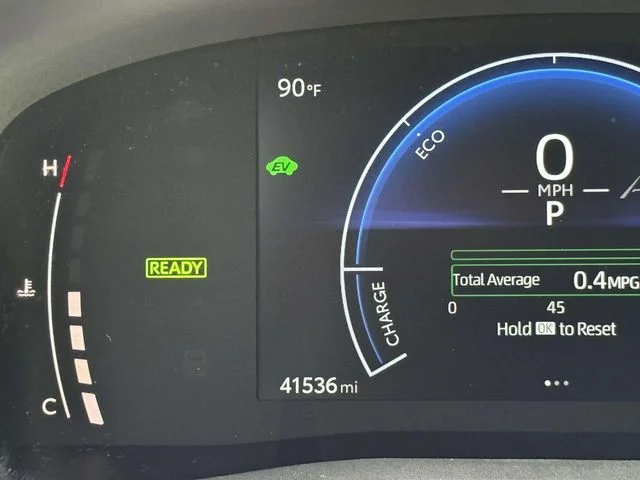 Used 2025  Toyota LE image 29
