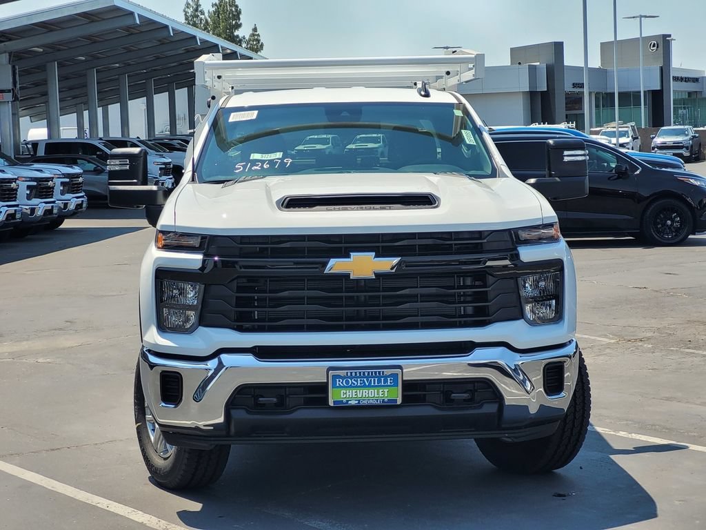 New 2026 Summit White Chevrolet WT image 2