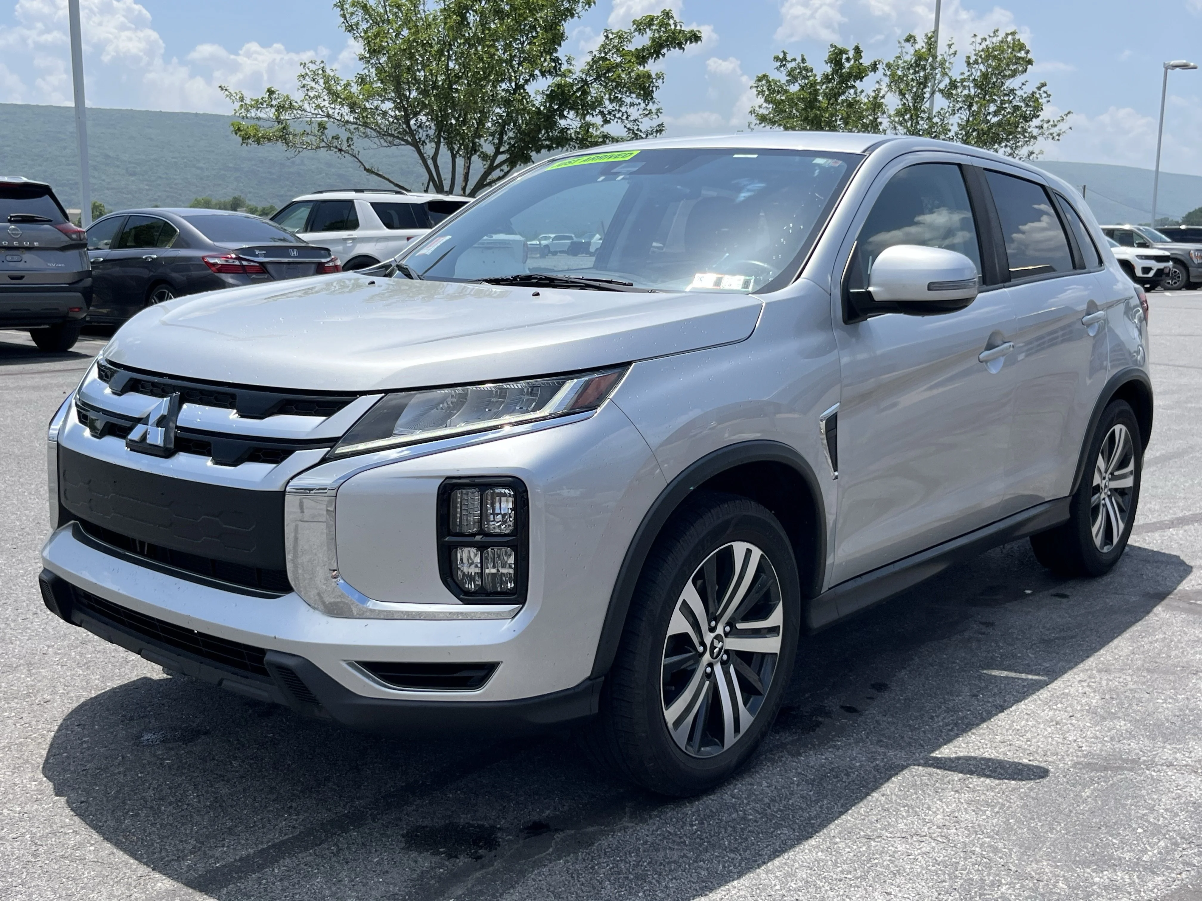 Used 2020 Alloy Silver Metallic Mitsubishi  image 10