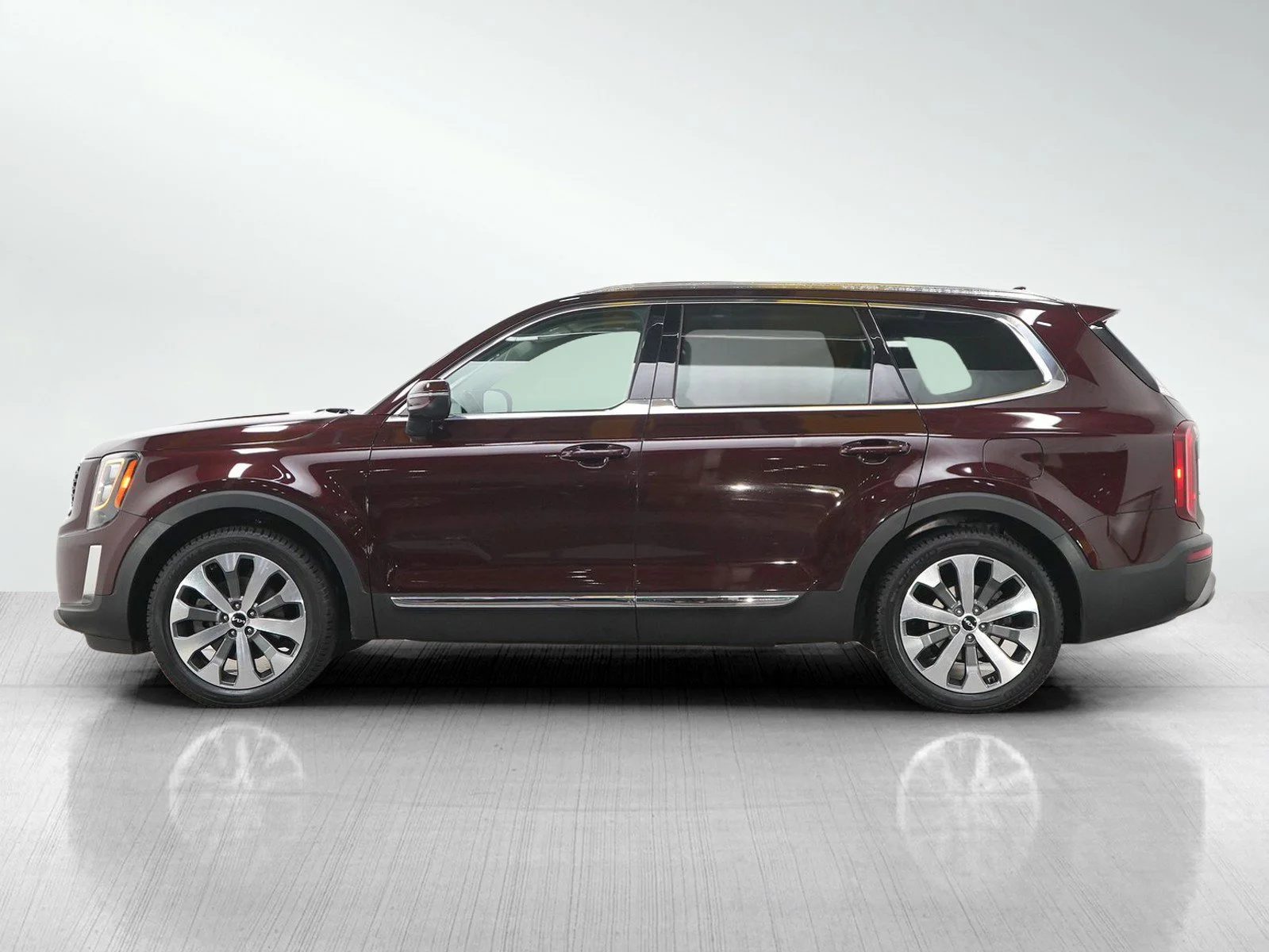 Used 2022 Kia Telluride EX with VIN 5XYP3DHC4NG284147 for sale in Wayzata, Minnesota