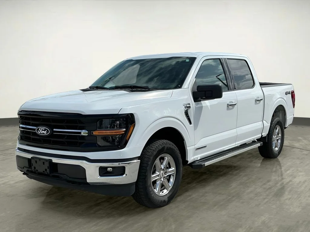 Used 2025 White Ford XLT image 12