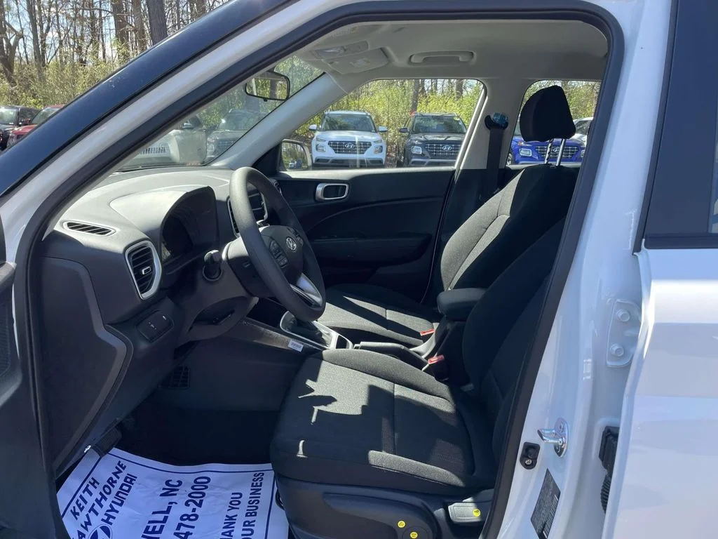 New 2026 White Hyundai SE image 15