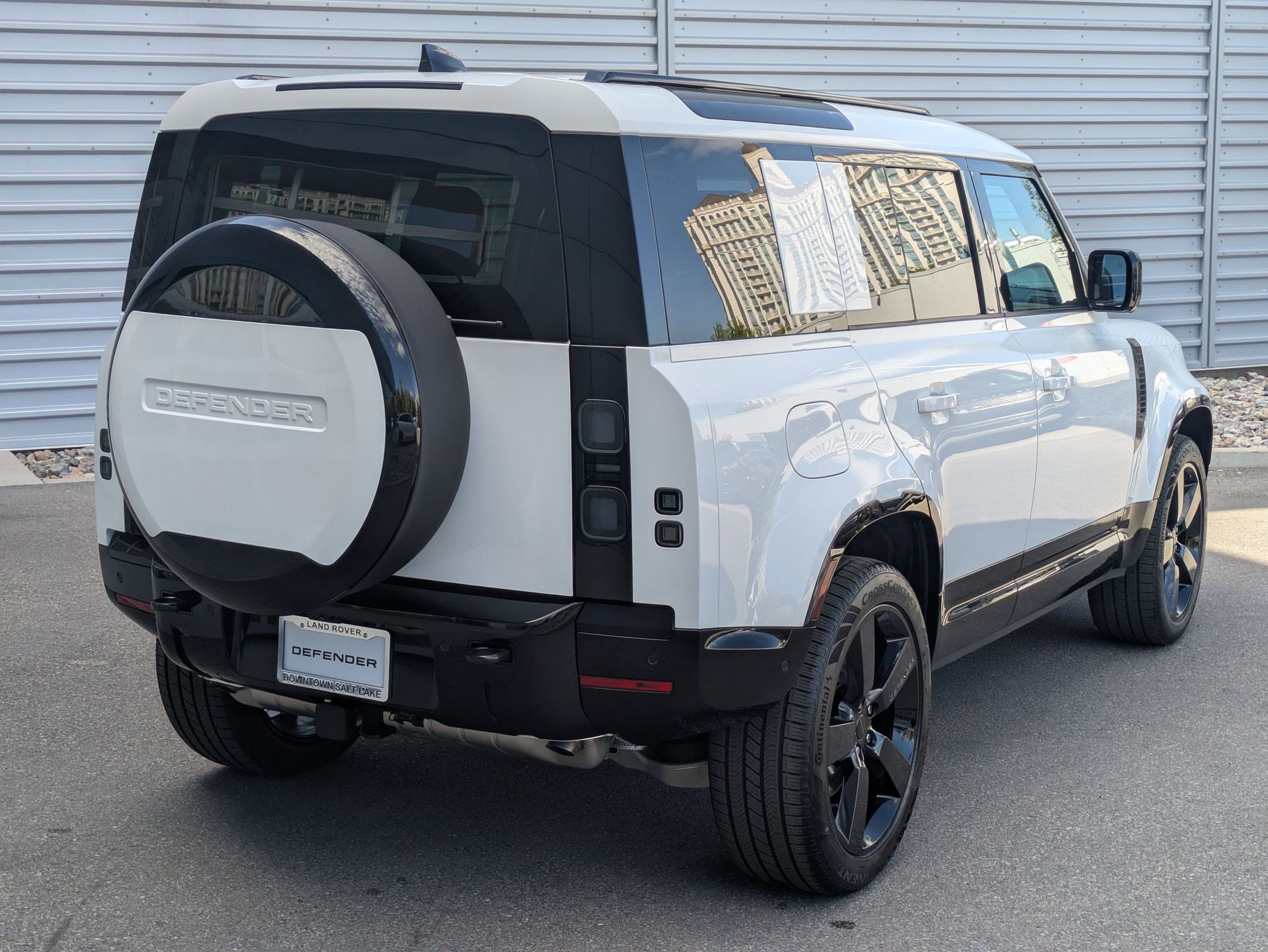 New 2026 Fuji White Land Rover P400 X-Dynamic SE image 5