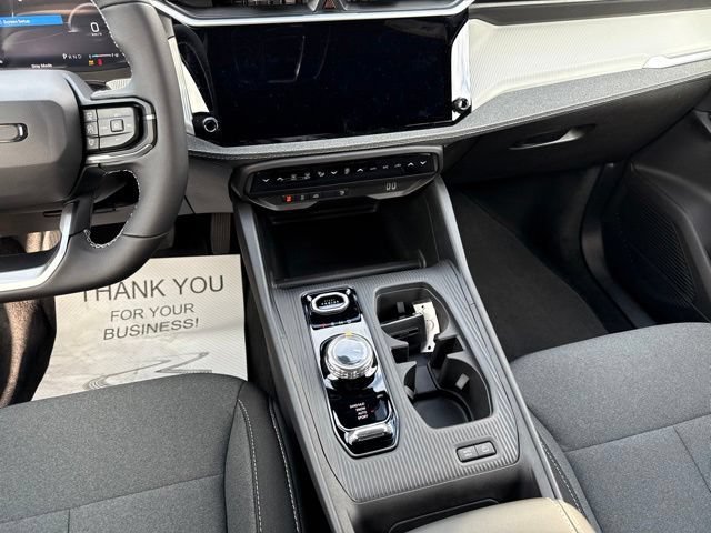 New 2026 Bright White Clear-Coat Exterior Paint Jeep Base image 15