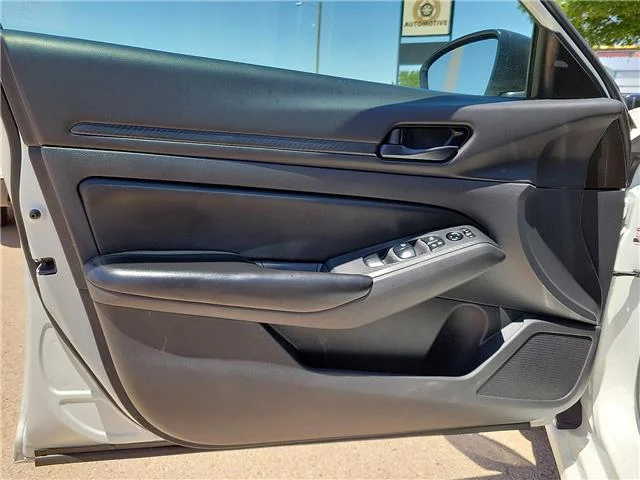 Used 2025 Glacier White Nissan S image 8