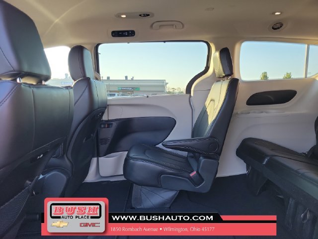 2024 Chrysler Pacifica Touring L - Photo 11