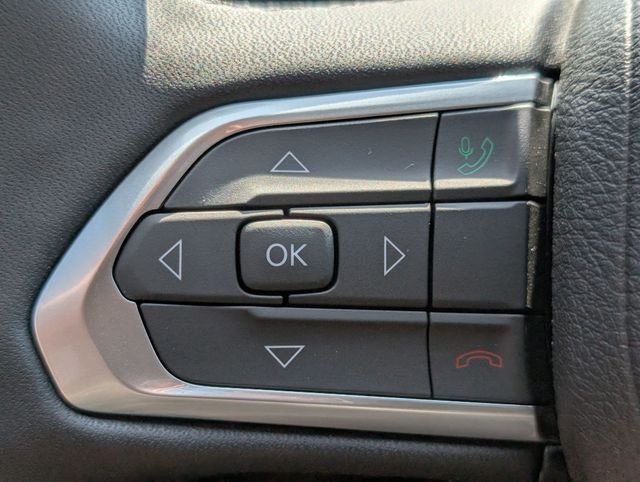 New 2026 Bright White Clearcoat Jeep Latitude image 19