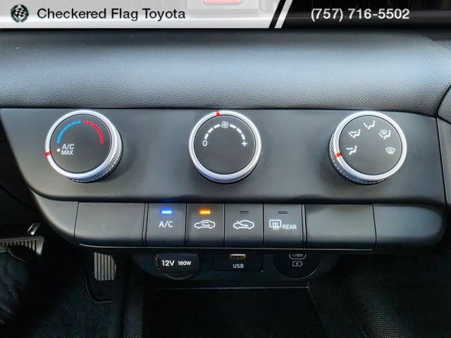 Used 2025 Abyss Black Hyundai SE image 21