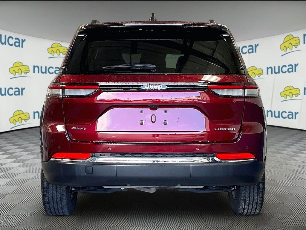 Used 2023 Red Jeep Laredo image 5