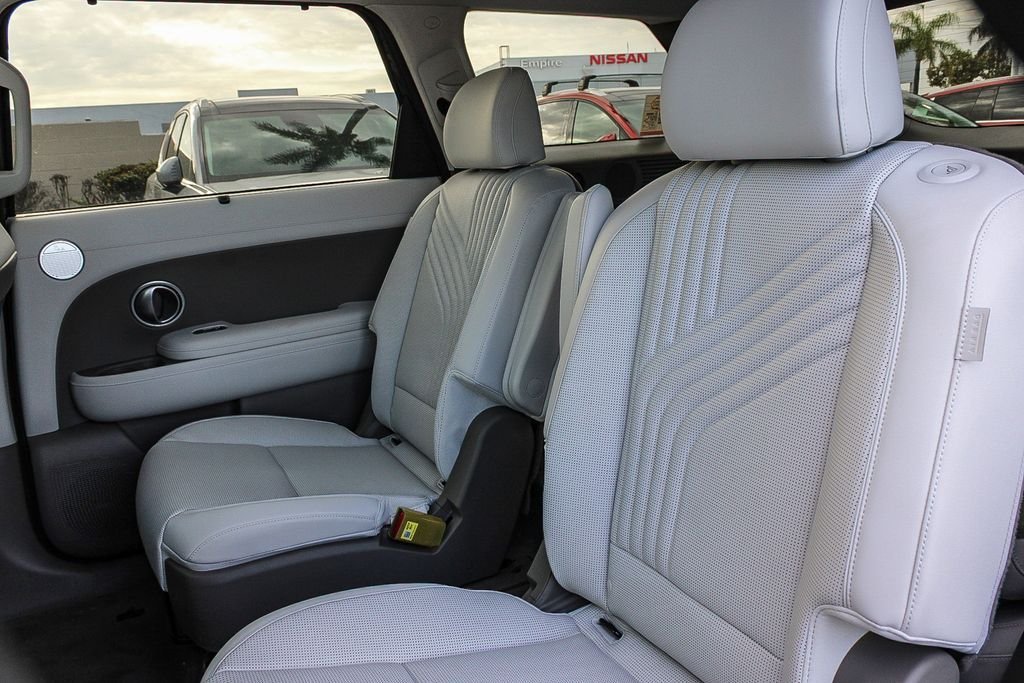 New 2026 Green Hyundai SEL Premium image 19