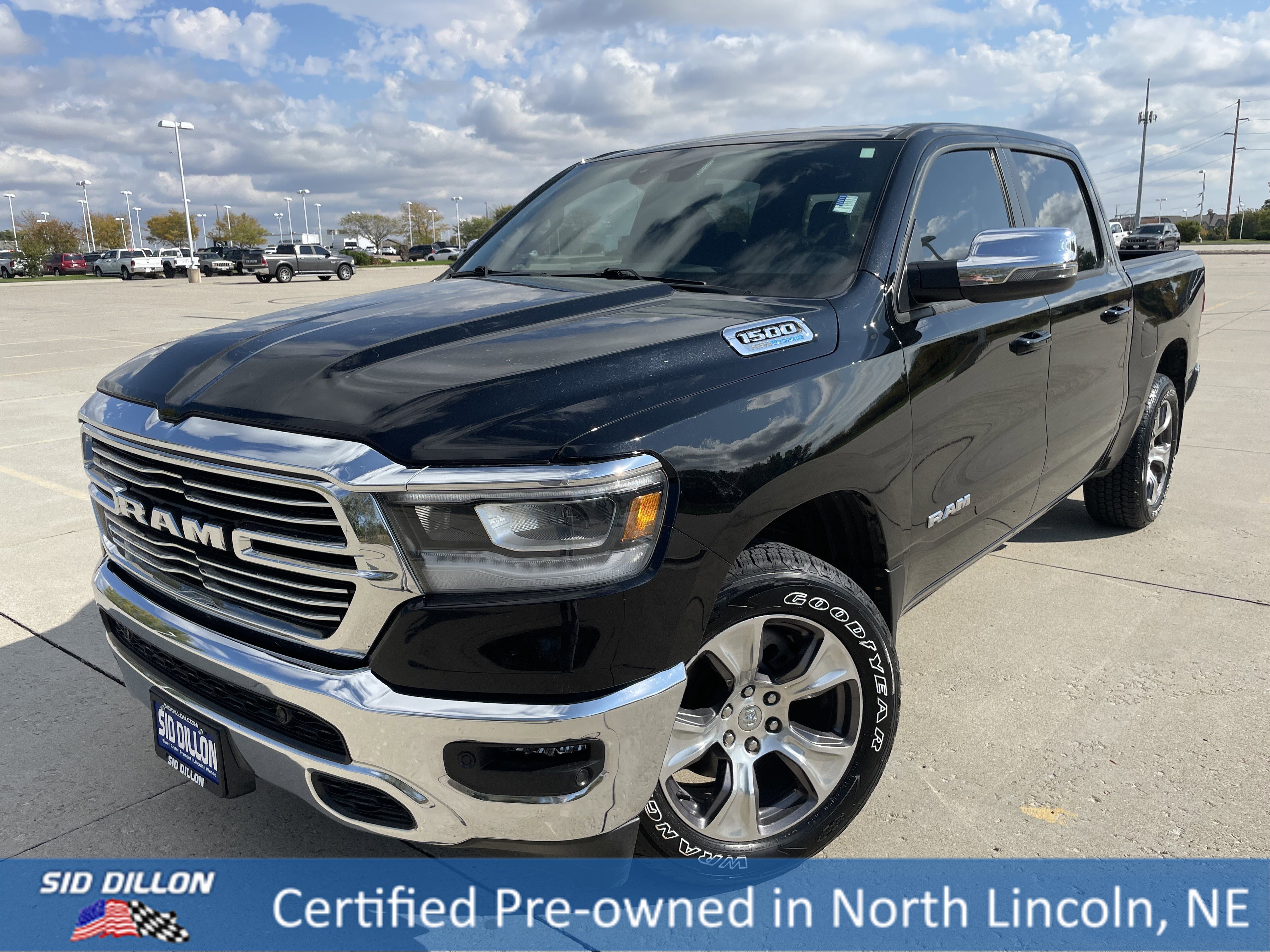 2024 RAM 1500 Laramie 4x4 Crew Cab 5'7's photo