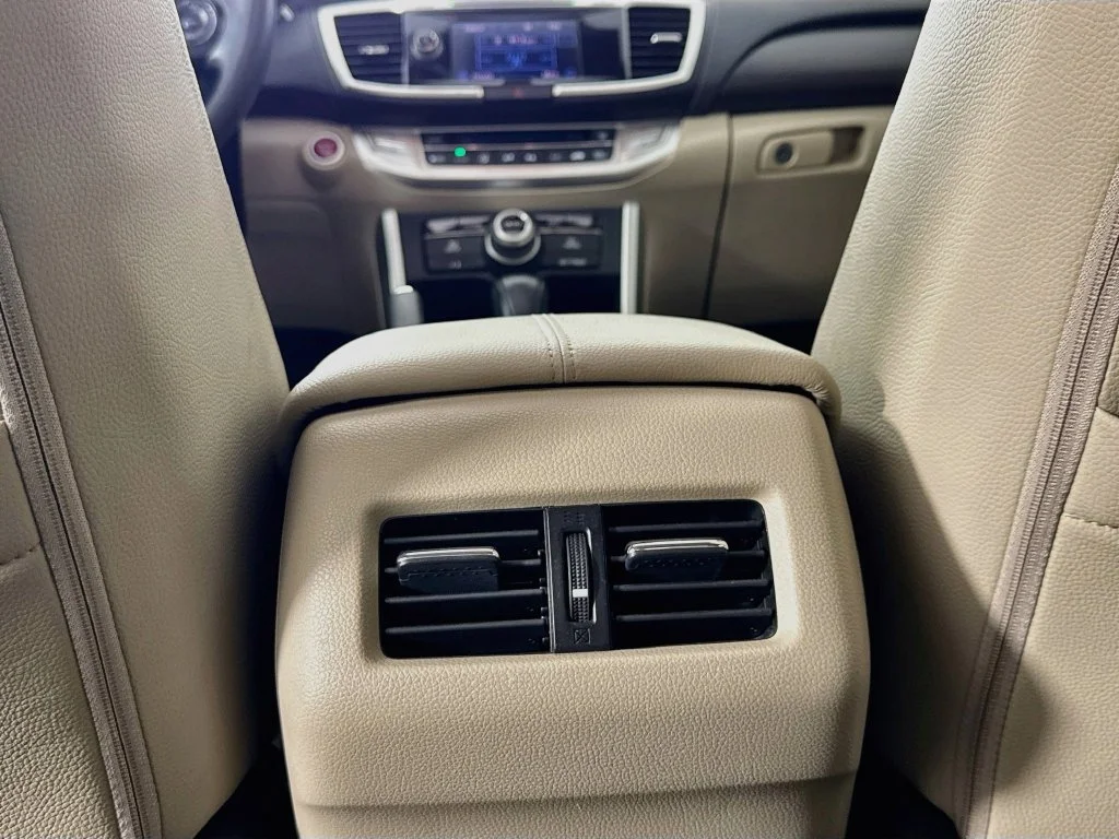Used 2015 White Honda EX-L image 31