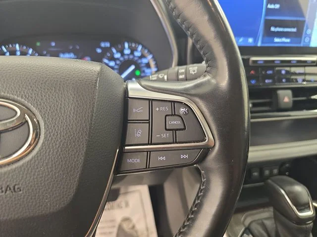 Used 2021 Blizzard Pearl Toyota Limited image 33