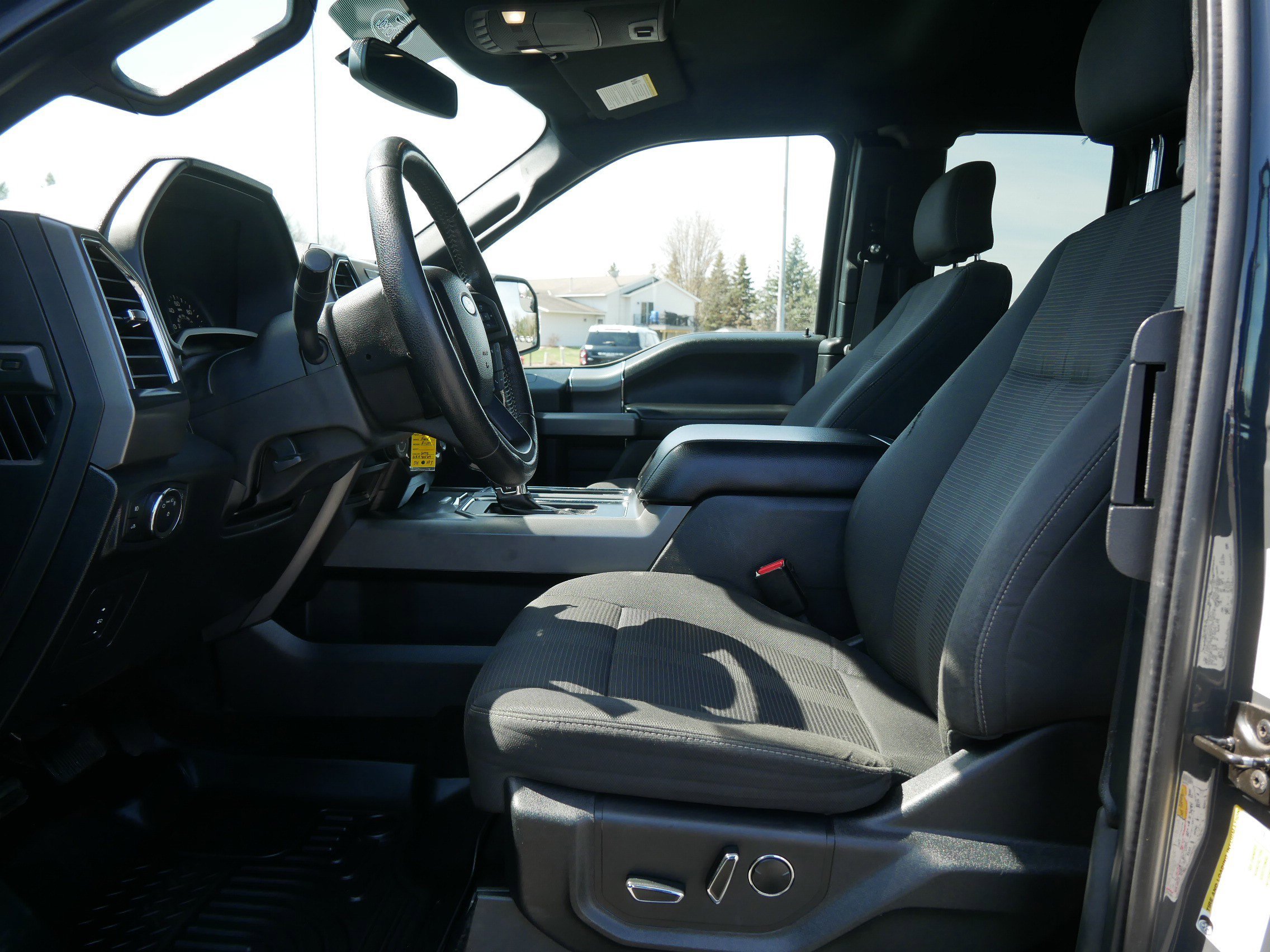 Used 2016 Gray Ford XLT image 10