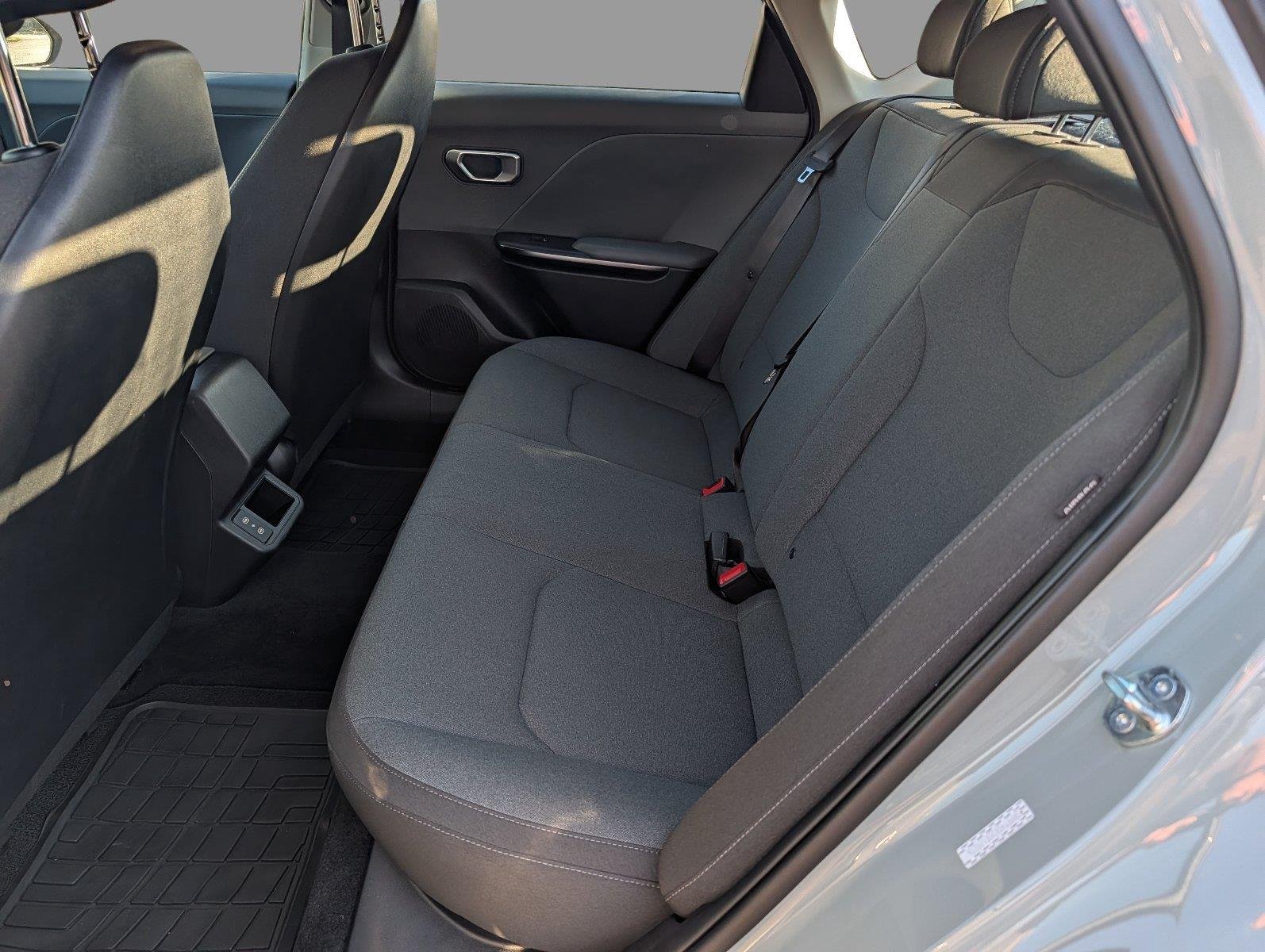 Used 2025 Morning Haze Kia LXS image 32