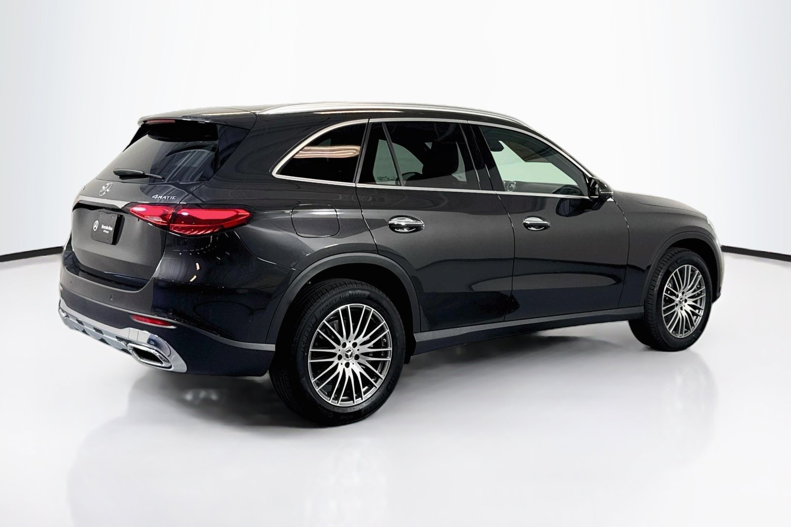 New 2026 Graphite Grey Metallic Mercedes-Benz GLC 300 image 5